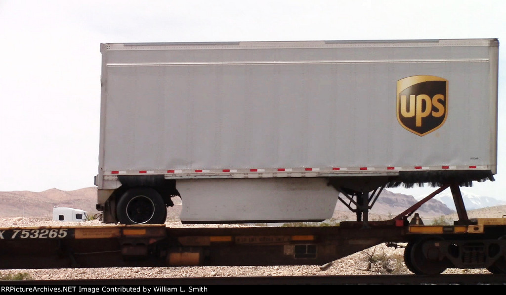 WB Intermodal Frt @ Erie NV -99